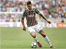  ??  ?? O volante Richard, que estava no Fluminense, foi anunciado pelo Corinthian­s