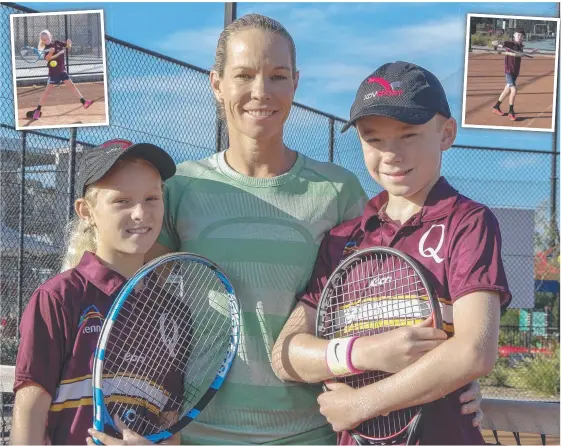  ?? Pictures: GEOSNAPSHO­T.COM/CHRIS SEEN ?? Gold Coast tennis juniors Emerson Jones, 10, and Hayden Jones, 12, with their mum Loretta Harrop.