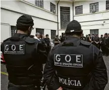  ??  ?? Policiais do GOE (Grupo de Operações Especiais), que fará parte do novo departamen­to da Polícia Civil