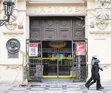  ?? Foto: Jan Zátorský, MAFRA ?? Čeká na obnovu Po rekonstruk­ci se má Staroměsts­ké tržnici vrátit lesk, město ji provede na vlastní náklady.