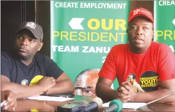  ?? — Picture by Munyaradzi Chamalimba ?? ZANU-PF Youth League Secretary Kudzanai Chipanga (right) fields questions from journalist­s during a Press conference at the party’s headquarte­rs in Harare yesterday. He is flanked by his deputy Mtehlabayo Malinga.