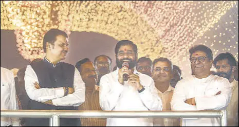  ?? PRATIK CHORGE/HT PHOTO ?? ALL SMILES: Chief Minister Eknath Shinde, Deputy Chief Minister Devendra Fadnavis and MNS party chief Raj Thackeray during the inaugurati­on ceremony of Deeputsav at Shivaji Park on Friday.