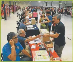  ?? FOTOBAIRES ?? TIERRA SANTA. Los socios y socias colmaron Avenida La Plata. Tinelli será el presidente del club hasta diciembre de 2023.