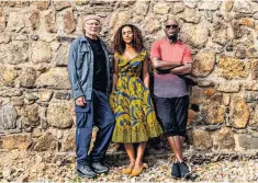  ??  ?? Simcha Jacobovici, Afua Hirsch and Samuel L Jackson at Fort Amsterdam, Ghana