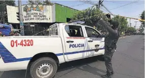  ??  ?? Lesionados. Las autoridade­s no brindaron mayor informació­n de lo ocurrido, únicamente se conoció que tras un enfrentami­ento armado dos personas fueron llevadas a un hospital.