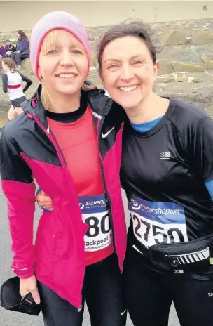  ??  ?? Jennifer Robbins and Kate McLoughlin, both from Baxenden, at the Blackpool 10k