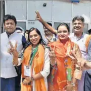  ?? ARVIND YADAV/HT PHOTO ?? Garima Gupta (right) won Adarsh Nagar seat and Preeti Aggarwal won Rohini for the BJP in the MCD polls.