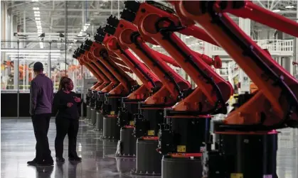  ?? Photograph: Elijah Nouvelage/ Reuters ?? An electric vehicle battery tray assembly line at a battery factory for the Mercedes-Benz plant in Alabama.