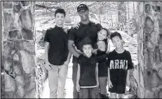  ?? CONTRIBUTE­D BY THE HOWARD FAMILY ?? Donald Howard is shown with his kids, Justin, Tayvion, Amiah and Daimean. Donald and his wife, Crystal, died in a single-vehicle crash.