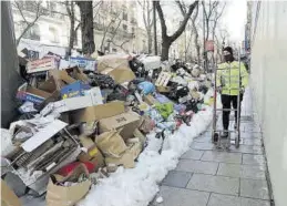  ?? EUROPA PRESS ?? La basura se acumula en las calles de la capital de España.