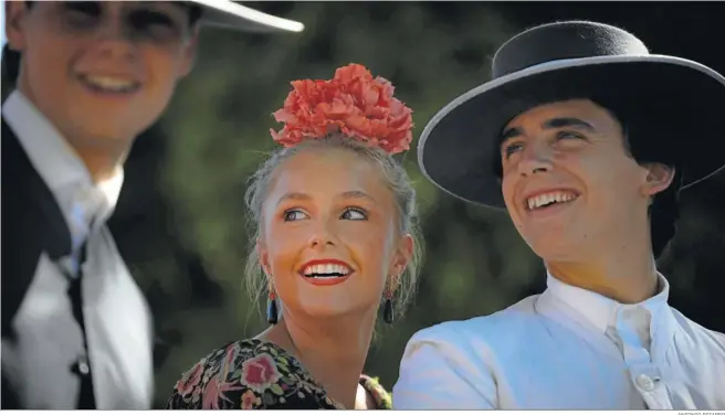  ?? ANTONIO PIZARRO ?? Tres jóvenes a caballo. Sus miradas simbolizan la alegría de esta fiesta.