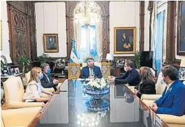  ?? PRENSA FRENTE DE TODOS ?? REUNIÓN. Alberto Fernández recibió en la Rosada a cinco dirigentes cordobeses.