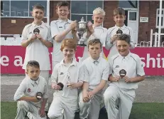  ?? ?? Runners-up Gladstone Road with their individual and team silverware