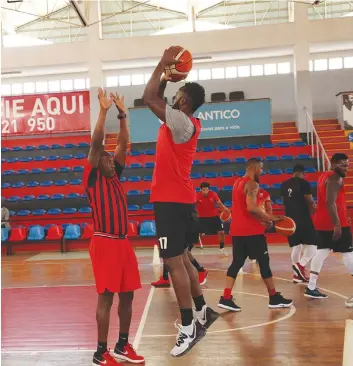 Jornal de Angola - Notícias - Basquetebol: Campeonato adiado para