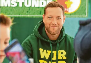  ?? Foto: Ulrich Wagner ?? Mit großen Zielen war Julian Schieber 2018 zum FC Augsburg gekommen, doch so richtig hat es zwischen dem Bundesligi­sten und dem Stürmer bis zuletzt nicht gepasst. Jetzt beendet Schieber seine Profi‰Karriere.