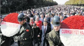  ??  ?? Ekrem İmamoğlu, novi gradonačel­nik Istanbula, posjetio je dva dana nakon izbora Anitkabir, mauzolej osnivača moderne turske republike Kemala Atatürka i pokazao da će slijediti njegov sekularni put