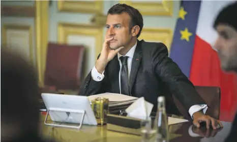  ?? FOTO: ELIOT BLONDET ?? Die Stichwahl am Sonntag könnte für Frankreich­s Präsident Emmanuel Macron zum Debakel werden.