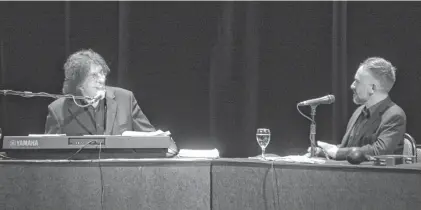  ??  ?? Alejandro Dolina, durante su presentaci­ón del último viernes en el Teatro Municipal.