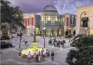  ?? GREG LOVETT / THE PALM BEACH POST ?? Macy’s said the CityPlace store is one of 63 stores that will close in early spring. Two others will close in mid-2017 and three already have been closed.