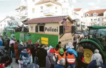  ?? ?? Die Gräbinger Goiß-Hütten hatte eine Polizeidie­nststelle aufgeladen.