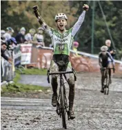  ??  ?? La victoire de Benjamin Rivet lors de la seconde manche à La Mézière