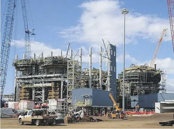  ??  ?? Contractor­s at the Fort Hills oilsands site were originally to be paid two hours’ worth of wages for each missed shift during an unexpected shutdown.