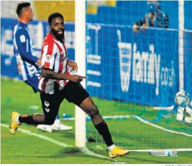  ?? MANUEL LORENZO / EFE ?? Iñaki Williams anota el 1-2 definitivo en El Collao con el que el Athletic pasa a cuartos de final.