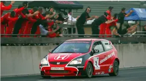  ?? Photos: Motorsport Images, Jakob Ebrey ?? Success with the Arena Internatio­nal factory Honda Civic in 2003
