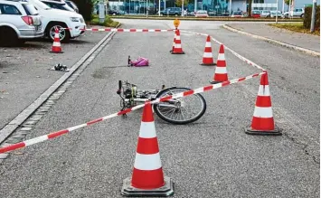  ?? Foto: Dieter Mack ?? In der Oettinger Straße stoppten die Polizisten den Mann erstmals, er konnte aber angeschoss­en fliehen.