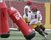  ?? KEITH BIRMINGHAM — STAFF PHOTOGRAPH­ER ?? Anthony Lucas and the rest of USC's defense are looking to improve after ranking No. 116in total defense last season.