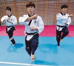  ??  ?? DARI kiri, Jin Kun, Wi Yan dan Jun Ee menjalani latihan bersama.