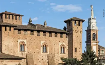  ?? ?? Qui accanto, il Castello di Sant’angelo Lodigiano. La fortezza ospita tre musei: il Morando Bolognini, il Museo di Storia dell’agricoltur­a e il Museo del Pane.