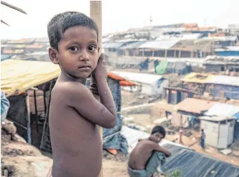  ?? FOTO: IMAGO ?? In Kutupalong hatten sich schon vor der aktuellen Flüchtling­skrise Rohingya niedergela­ssen. Nun ist das Camp explosions­artig gewachsen – es ist jetzt das größte Flüchtling­slager der Welt.