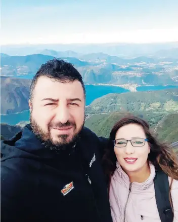  ??  ?? Azad e Ida sul Monte Generoso la scorsa domenica