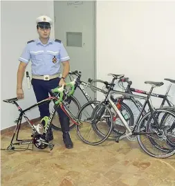  ??  ?? Il carico Le biciclette erano pronte per essere spedite in Marocco