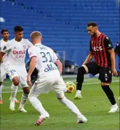  ??  ?? Pour ses retrouvail­les avec l’OL et ses débuts sous le maillot niçois, Amine Gouiri a été inspiré.