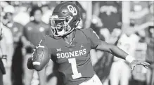  ?? ASSOCIATED PRESS FILE PHOTO ?? Quarterbac­k Kyler Murray passed for 4,361 yards and 42 touchdowns for Oklahoma last season.