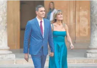  ?? // ANTONIO L. JUÁREZ ?? El presidente del Gobierno, Pedro Sánchez, con Begoña Gómez