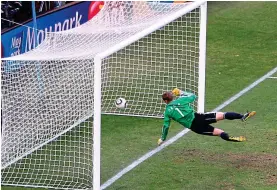  ?? GETTY IMAGES ?? Travesty: Lampard’s shot clearly crosses the line after beating Germany keeper Neuer in 2010 but was disallowed