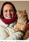  ??  ?? Emilie Averna souhaite lancer un mouvement de solidarité pour venir en aide à sa voisine Mimi, une retraitée modeste qui vient en aide aux chats abandonnés à Glossur-Risle.