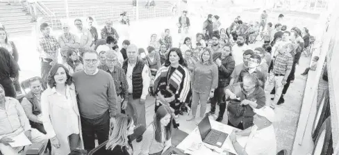  ?? FOTO: MARCO RUIZ ?? &gt; El gobernador del estado, en un recorrido durante la jornada de salud en Palacio de Gobierno.