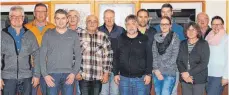  ?? FOTO: KLEINTIERZ­UCHTVEREIN ?? Der aktuelle Vorstand des Kleintierz­uchtverein­s (von links): Jürgen Grandl, Hermann Kienle, Matthias Hierlemann, Manfred Neumann, Nuncio D´Elia, Anton Endres, Franz Dressler, Gerhard Straub, Jessica Liedl, Tobias Grandl, Brigitte Sigg, Hubert...