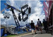  ??  ?? Sur place, le public peut profiter de près de 200 attraction­s.