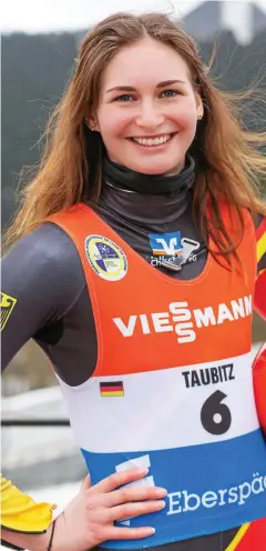  ?? FOTO: S. PRÖßDORF/IMAGO ?? Stets ein Lächeln: Julia Taubitz – seit 2018 in Oberhof.