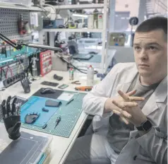  ?? FOTO N – TOMÁŠ HRIVŇÁK ?? Vo firme Esper Bionics.