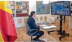  ?? FOTO: BORJA PUIG DE LA BELLACASA/PSOE/DPA ?? Spaniens Ministerpr­äsident Pedro Sanchez während der Videoschal­te mit den übrigen EU-Staats- und Regierungs­chefs.