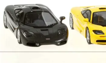  ??  ?? ▲ Three McLaren F1s. From the left, the resincast TSM Model XP5 prototype, followed by a pair of road versions, both diecasts by Minichamps.