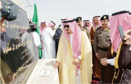  ??  ?? Riyadh Gov. Prince Faisal bin Bandar attends the foundation-laying ceremony for a state-of-the-art 911 Unified Security Operations Center in Riyadh on Sunday. (SPA)