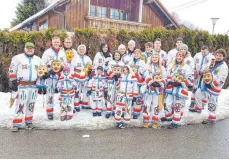  ??  ?? Die Gruppe Weberknech­te der Leutkirche­r Narrenzunf­t Nibelgau feiert heuer ihr 25-jähriges Bestehen.