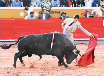  ??  ?? Diego Silveti realizó gran toreo y tuvo petición de oreja.